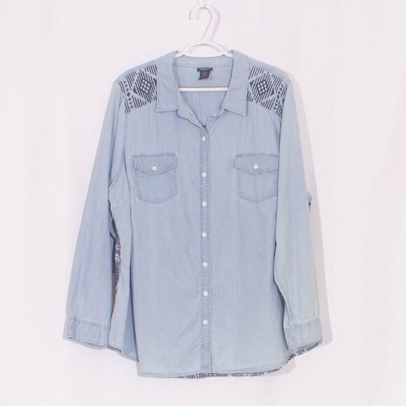TORRID Embroidered Chambray Shirt Size 3X - Picture 3 of 8
